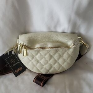 Escorri Cream Quilted Crossbody Bag